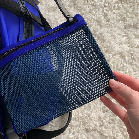 Rebecca Minkoff Yoga bag with mat straps - Picture 2 of 4